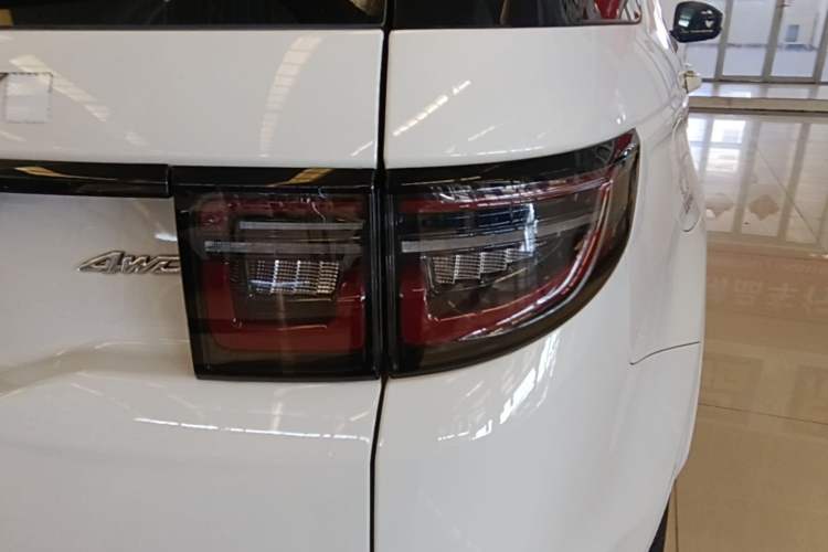 Used Land Rover Discovery Sport 2020 249 PS R-Dynamic Performance Edition Right Rear Taillight