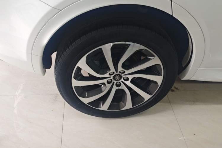 Used Land Rover Discovery Sport 2020 249 PS R-Dynamic Performance Edition Right Rear Wheel Hub