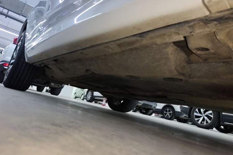 Used Land Rover Discovery Sport 2020 249 PS R-Dynamic Performance Tech Edition 7 Seats Right Side Sill