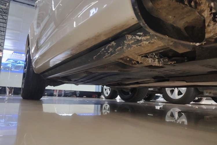 Used Land Rover Discovery Sport 2020 249 PS R-Dynamic Performance Edition Right Side Sill