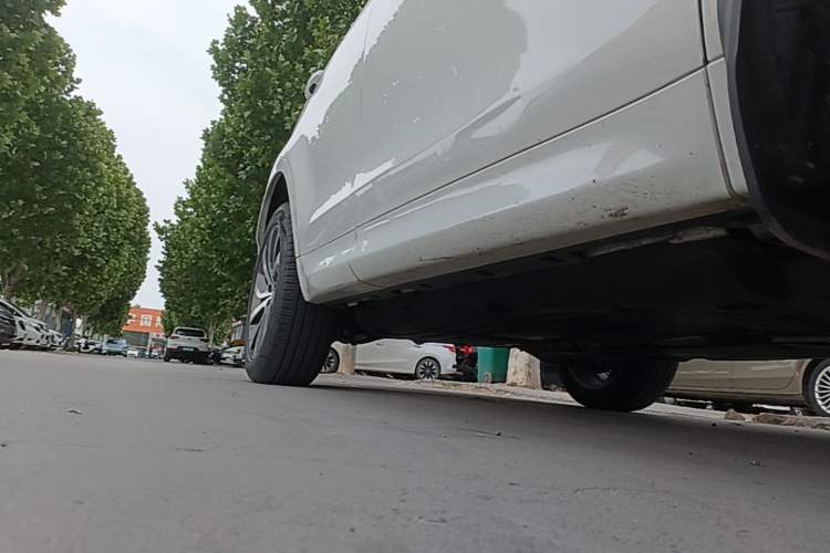 Used Land Rover Discovery Sport 2020 249 PS R-Dynamic Performance Edition Right Side Sill