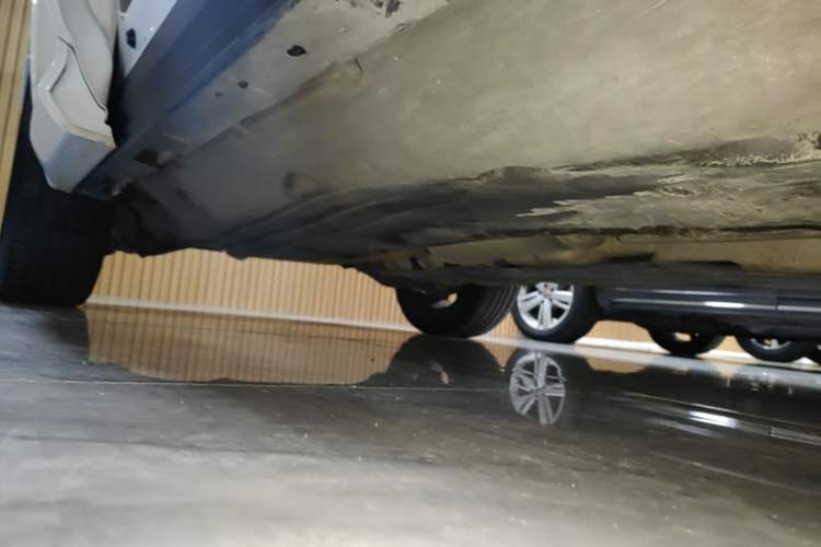 Used Land Rover Discovery Sport 2020 249 PS R-Dynamic Performance Edition Right Side Sill