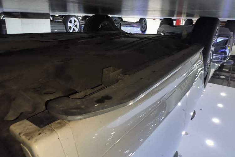 Used Land Rover Discovery Sport 2020 249 PS R-Dynamic Performance Edition Right Side Sill