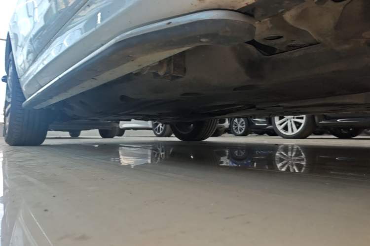 Used Land Rover Discovery Sport 2020 249 PS R-Dynamic Performance Tech Edition 7 Seats Right Side Sill