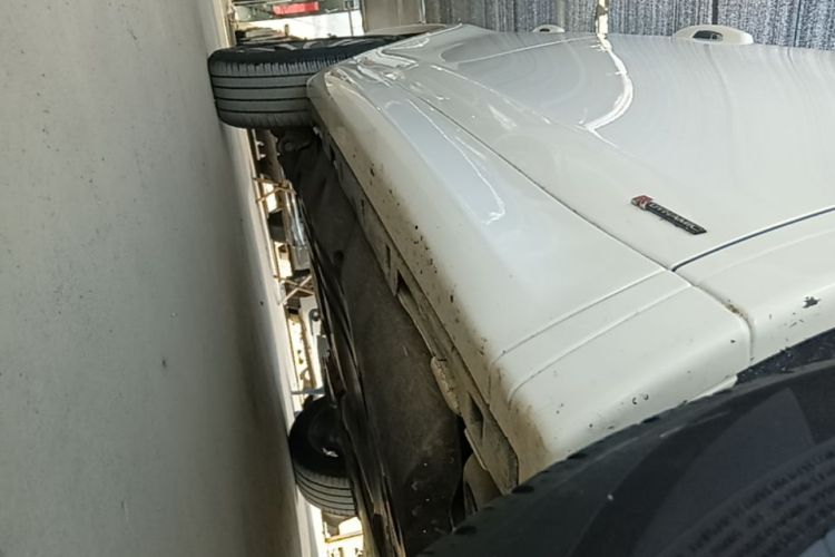 Used Land Rover Discovery Sport 2020 249 PS R-Dynamic Performance Edition Right Side Sill