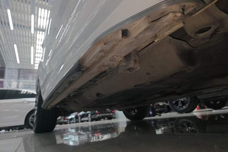Used Land Rover Discovery Sport 2020 249 PS R-Dynamic Performance Edition Right Side Sill