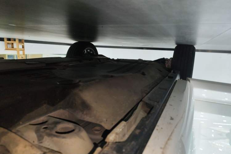 Used Land Rover Discovery Sport 2020 249 PS R-Dynamic Performance Edition Right Side Sill