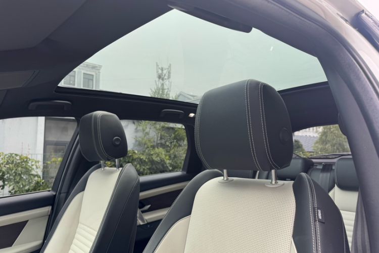 Used Land Rover Discovery Sport 2020 249 PS R-Dynamic Performance Edition Roof