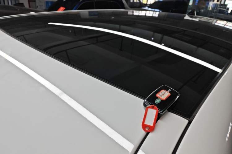 Used Land Rover Discovery Sport 2020 249 PS R-Dynamic Performance Edition Roof