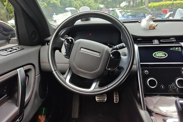 Used Land Rover Discovery Sport 2020 249 PS R-Dynamic Performance Tech Edition 5 Seats Steering Wheel