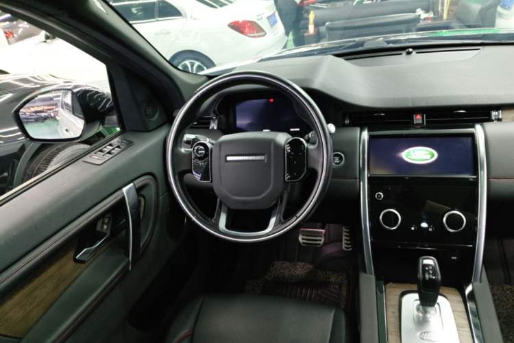 Used Land Rover Discovery Sport 2020 249 PS R-Dynamic Performance Edition Steering Wheel