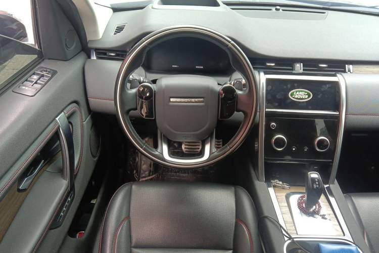 Used Land Rover Discovery Sport 2020 249 PS R-Dynamic Performance Edition Steering Wheel