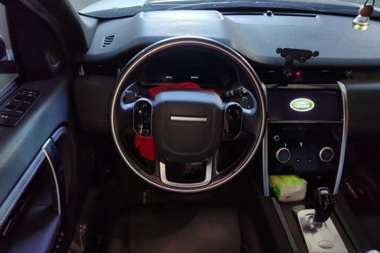 Used Land Rover Discovery Sport 2020 249 PS R-Dynamic Performance Tech Edition 5 Seats Steering Wheel