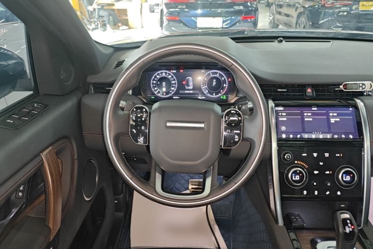 Used Land Rover Discovery Sport 2020 249 PS R-Dynamic Performance Tech Edition 5 Seats Steering Wheel
