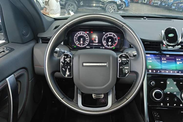 Used Land Rover Discovery Sport 2020 249 PS R-Dynamic Performance Tech Edition 7 Seats Steering Wheel