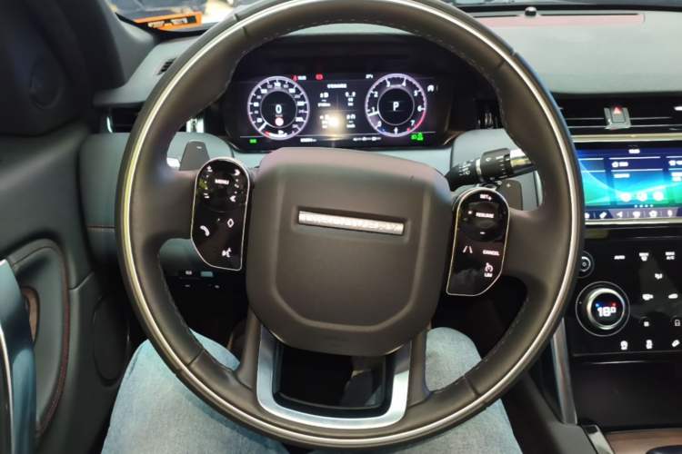 Used Land Rover Discovery Sport 2020 249 PS R-Dynamic Performance Edition Steering Wheel
