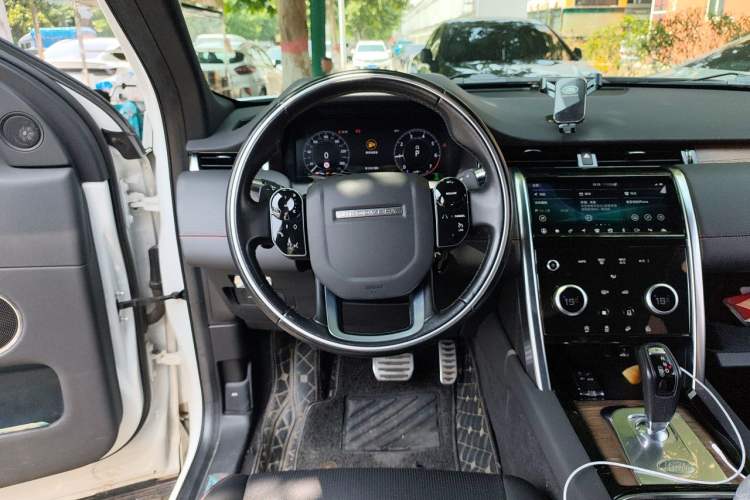 Used Land Rover Discovery Sport 2020 249 PS R-Dynamic Performance Edition Steering Wheel