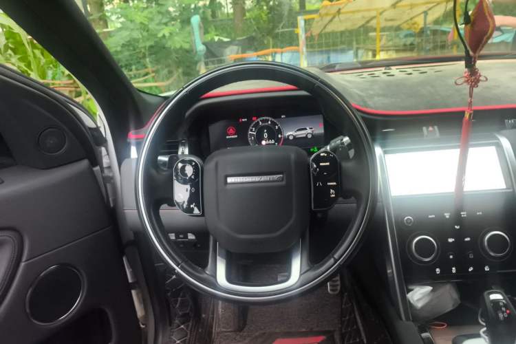 Used Land Rover Discovery Sport 2020 249 PS R-Dynamic Performance Edition Steering Wheel