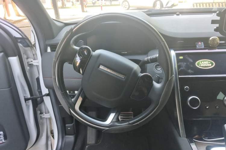 Used Land Rover Discovery Sport 2020 249 PS R-Dynamic Performance Edition Steering Wheel