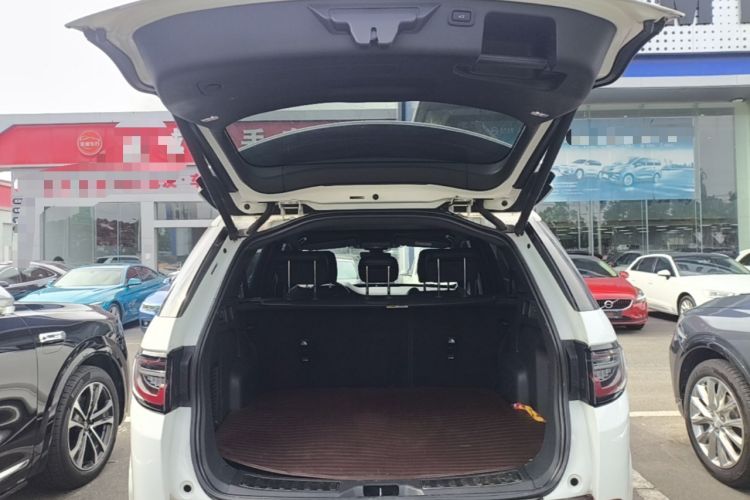Used Land Rover Discovery Sport 2020 249 PS R-Dynamic Performance Tech Edition 5 Seats Trunk