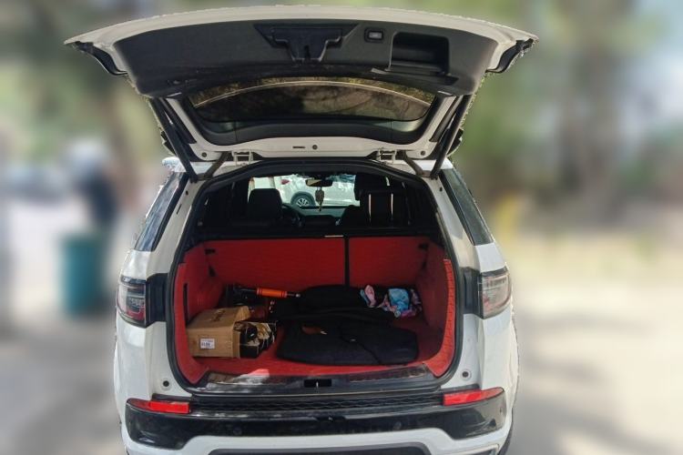 Used Land Rover Discovery Sport 2020 249 PS R-Dynamic Performance Edition Trunk