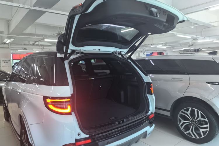 Used Land Rover Discovery Sport 2020 249 PS R-Dynamic Performance Edition Trunk