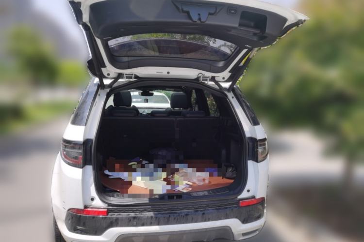 Used Land Rover Discovery Sport 2020 249 PS R-Dynamic Performance Edition Trunk