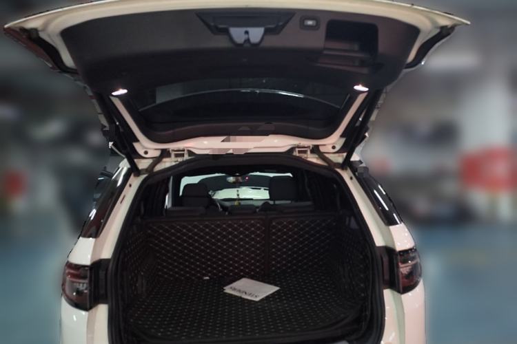 Used Land Rover Discovery Sport 2020 249 PS R-Dynamic Performance Edition Trunk