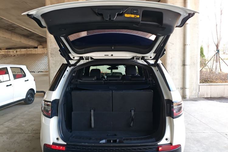 Used Land Rover Discovery Sport 2020 249 PS R-Dynamic Performance Tech Edition 7 Seats Trunk
