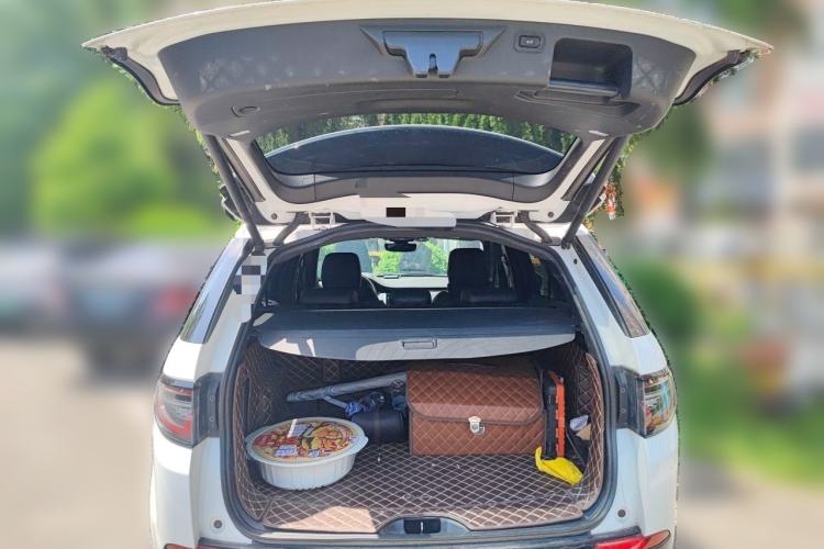 Used Land Rover Discovery Sport 2020 249 PS R-Dynamic Performance Edition Trunk