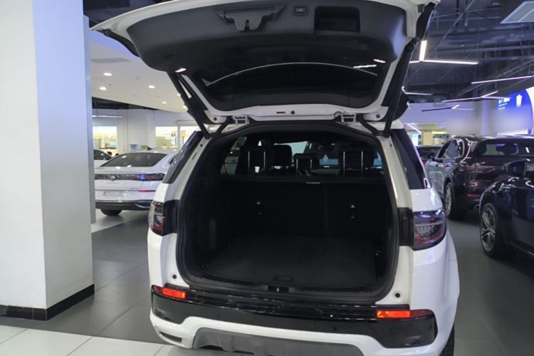 Used Land Rover Discovery Sport 2020 249 PS R-Dynamic Performance Edition Trunk