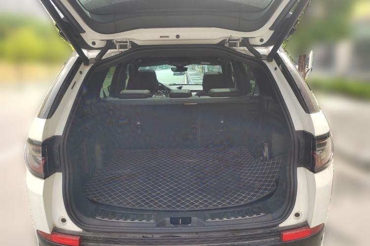 Used Land Rover Discovery Sport 2020 249 PS R-Dynamic Performance Edition Trunk
