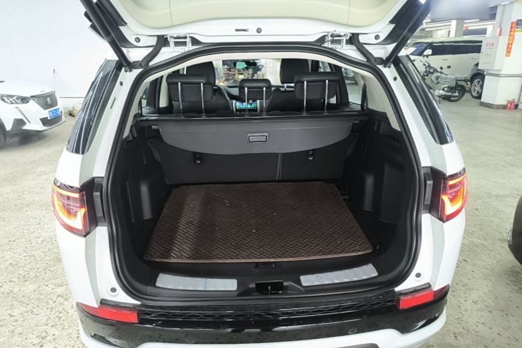 Used Land Rover Discovery Sport 2020 249 PS R-Dynamic Performance Edition Trunk