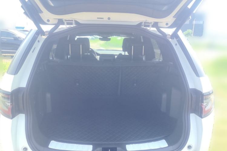 Used Land Rover Discovery Sport 2020 249 PS R-Dynamic Performance Tech Edition 5 Seats Trunk