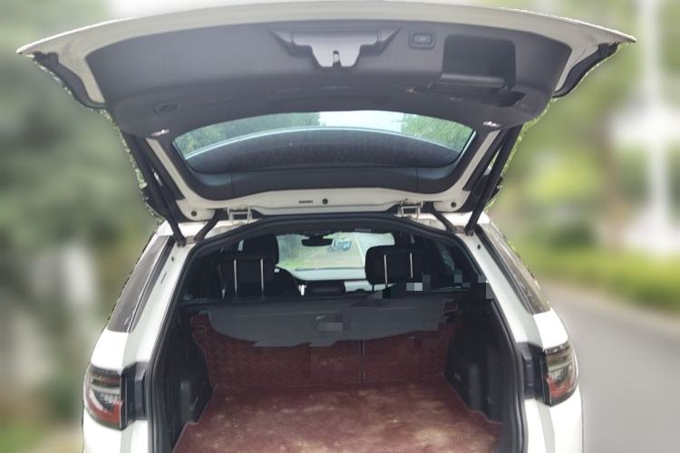 Used Land Rover Discovery Sport 2020 249 PS R-Dynamic Performance Edition Trunk