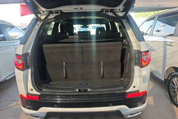 Used Land Rover Discovery Sport 2020 249 PS R-Dynamic Performance Tech Edition 7 Seats Trunk
