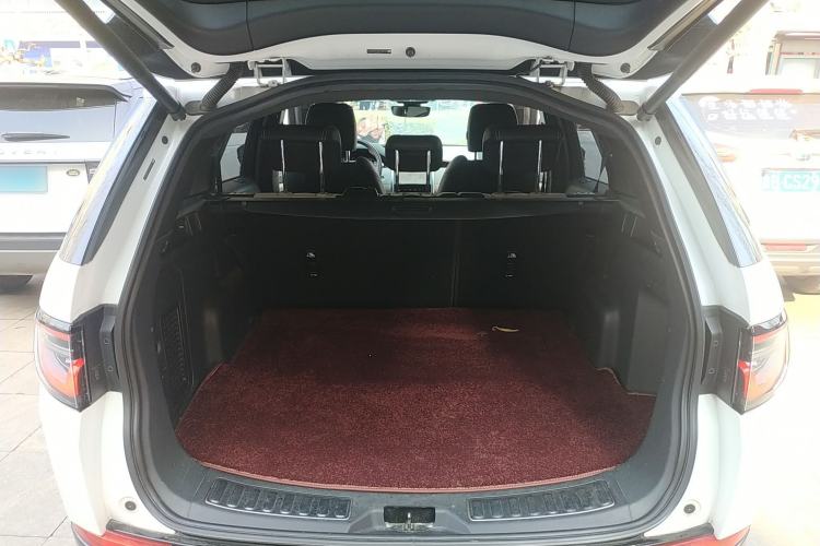 Used Land Rover Discovery Sport 2020 249 PS R-Dynamic Performance Edition Trunk