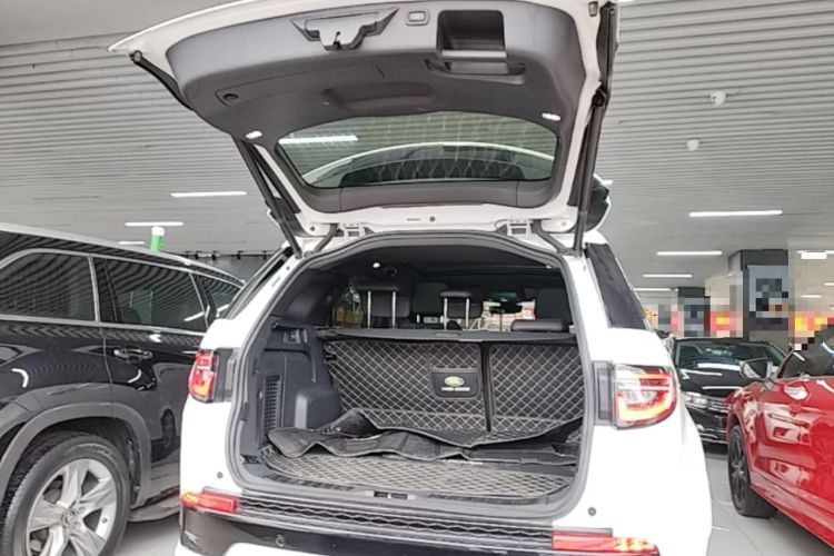 Used Land Rover Discovery Sport 2020 249 PS R-Dynamic Performance Edition Trunk