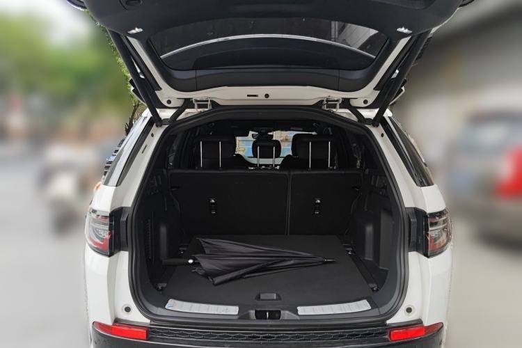 Used Land Rover Discovery Sport 2020 249 PS R-Dynamic Performance Edition Trunk