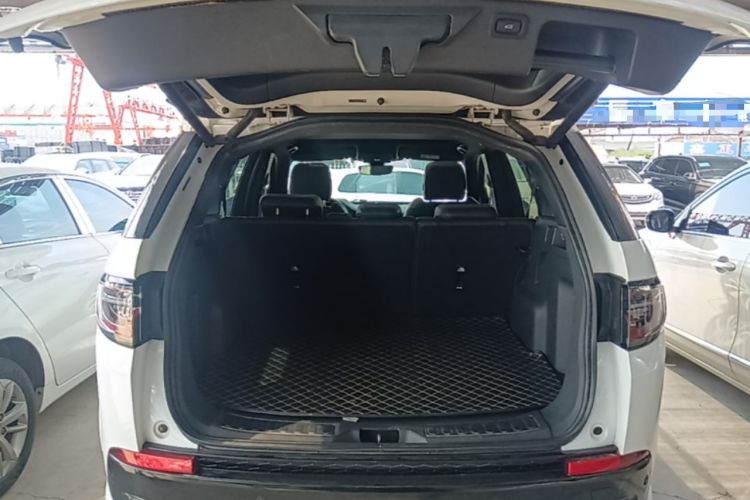 Used Land Rover Discovery Sport 2020 249 PS R-Dynamic Performance Edition Trunk
