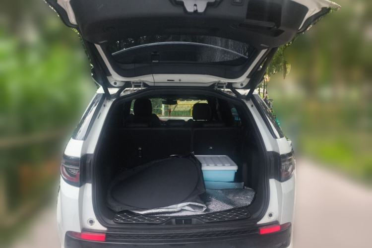 Used Land Rover Discovery Sport 2020 249 PS R-Dynamic Performance Edition Trunk