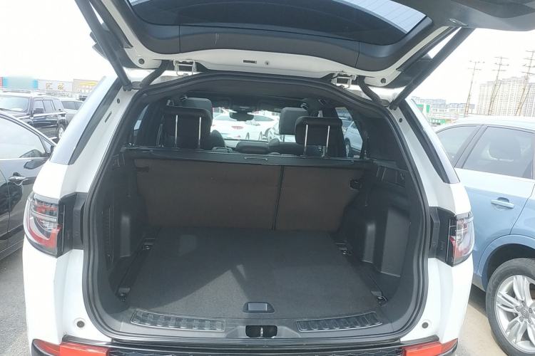 Used Land Rover Discovery Sport 2020 249 PS R-Dynamic Performance Edition Trunk