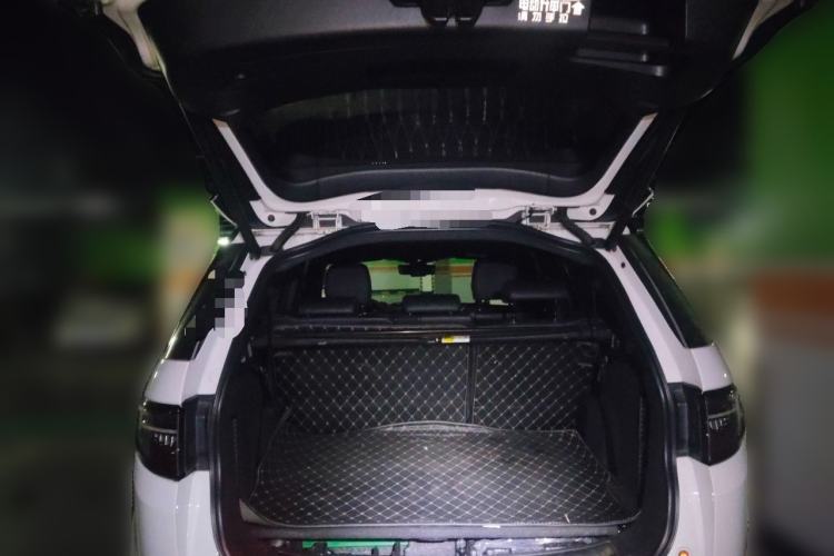 Used Land Rover Discovery Sport 2020 249 PS R-Dynamic Luxury Custom Edition Trunk
