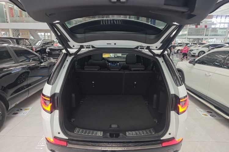 Used Land Rover Discovery Sport 2020 249 PS R-Dynamic Performance Edition Trunk