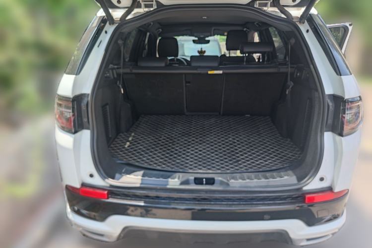 Used Land Rover Discovery Sport 2020 249 PS R-Dynamic Performance Tech Edition 7 Seats Trunk