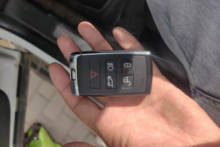 Used Land Rover Discovery Sport 2020 249 PS R-Dynamic Performance Edition Vehicle Key