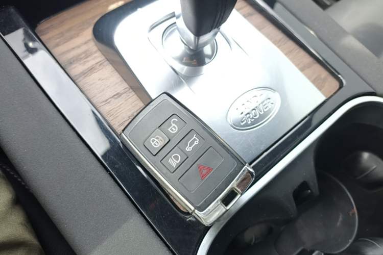 Used Land Rover Discovery Sport 2020 249 PS R-Dynamic Performance Tech Edition 5 Seats Vehicle Key