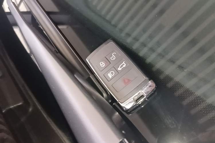 Used Land Rover Discovery Sport 2020 249 PS R-Dynamic Performance Edition Vehicle Key