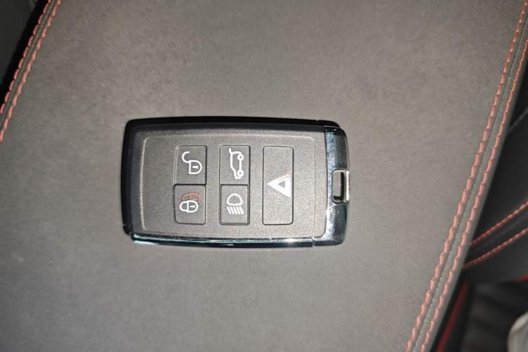 Used Land Rover Discovery Sport 2020 249 PS R-Dynamic Performance Tech Edition 5 Seats Vehicle Key