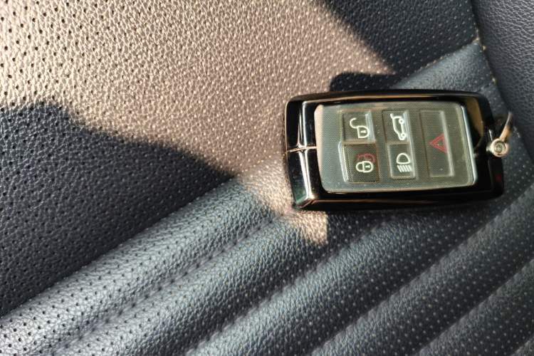 Used Land Rover Discovery Sport 2020 249 PS R-Dynamic Performance Edition Vehicle Key